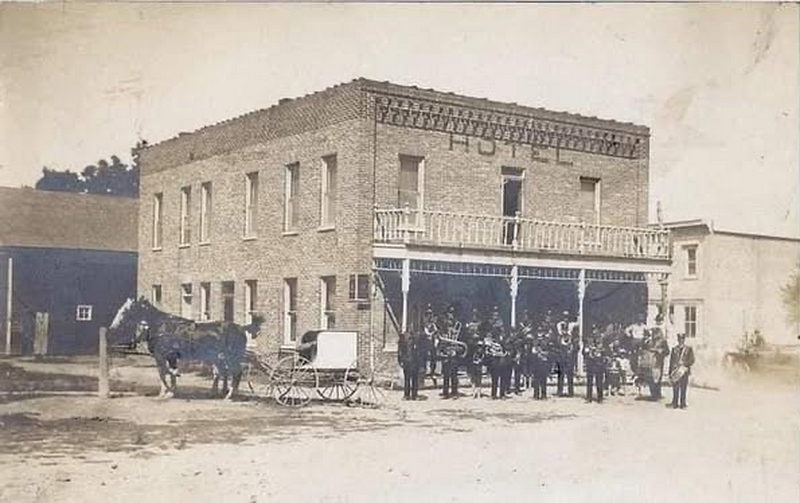 Shaftsburg - Old Postcard Of Hotel (newer photo)
